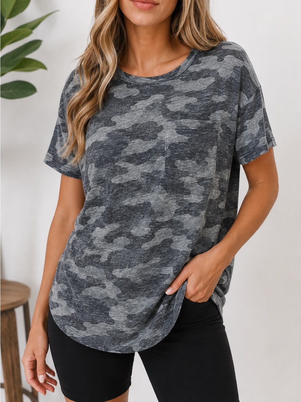 Thread & Supply Gray Camo Pocket Tee Shirt Women’s Medium Soft Lightweight Casua